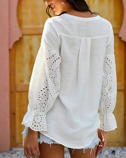 Chemisier blanc col v avec manches en dentelle style boho — vue 3