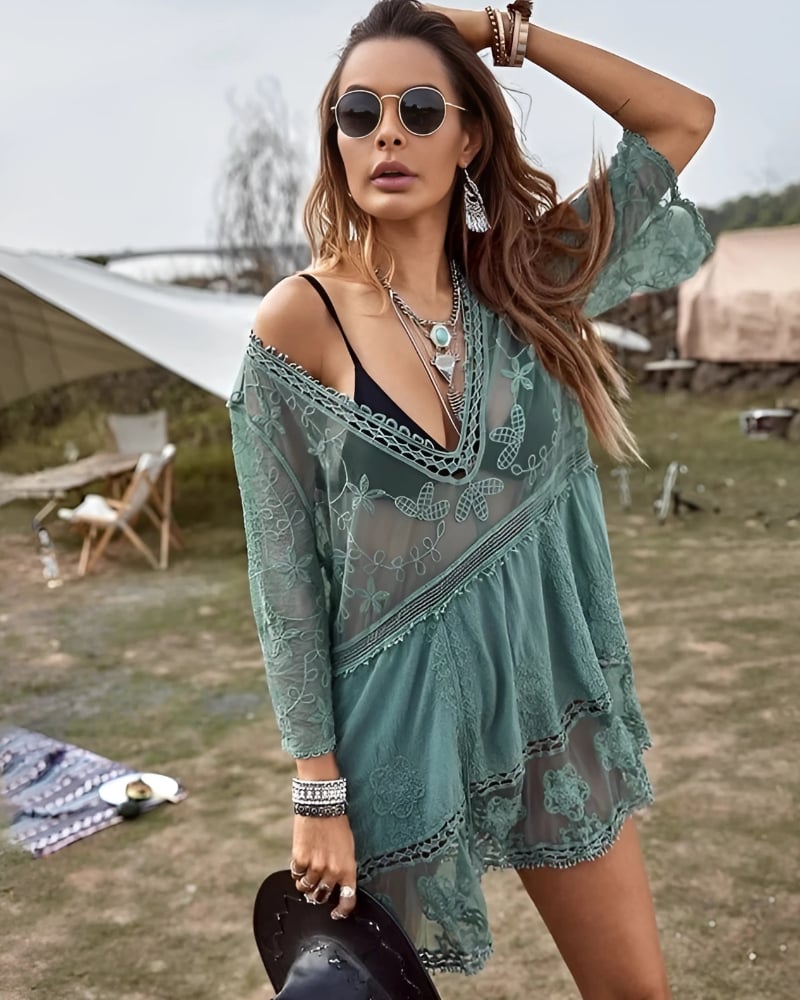Mini robe en dentelle brodée col v — vue 12