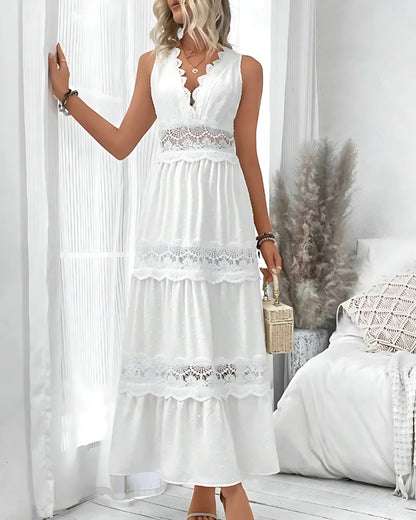 Robe col v blanche à volants en dentelle — BOHERIS