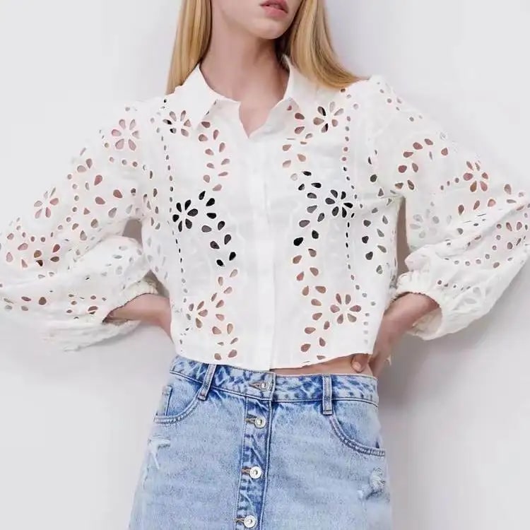 Blouse bohème blanche courte en dentelle — BOHERIS