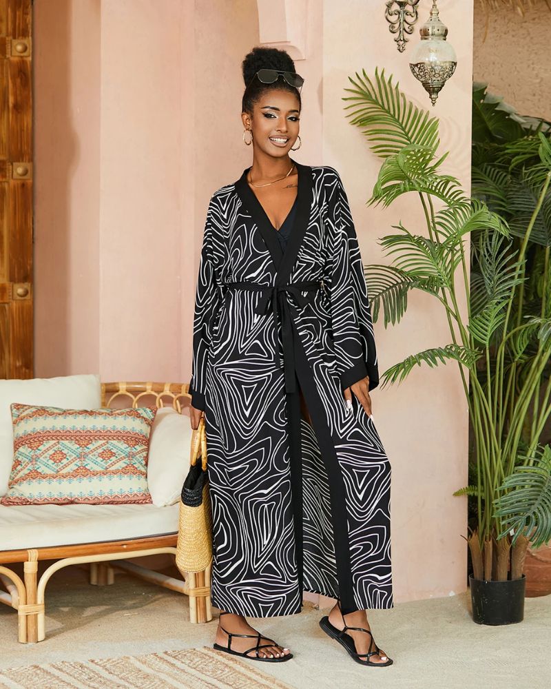 Kimono femme contemporain aux motifs designs — vue 2