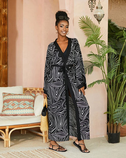 Kimono femme contemporain aux motifs designs — vue 2