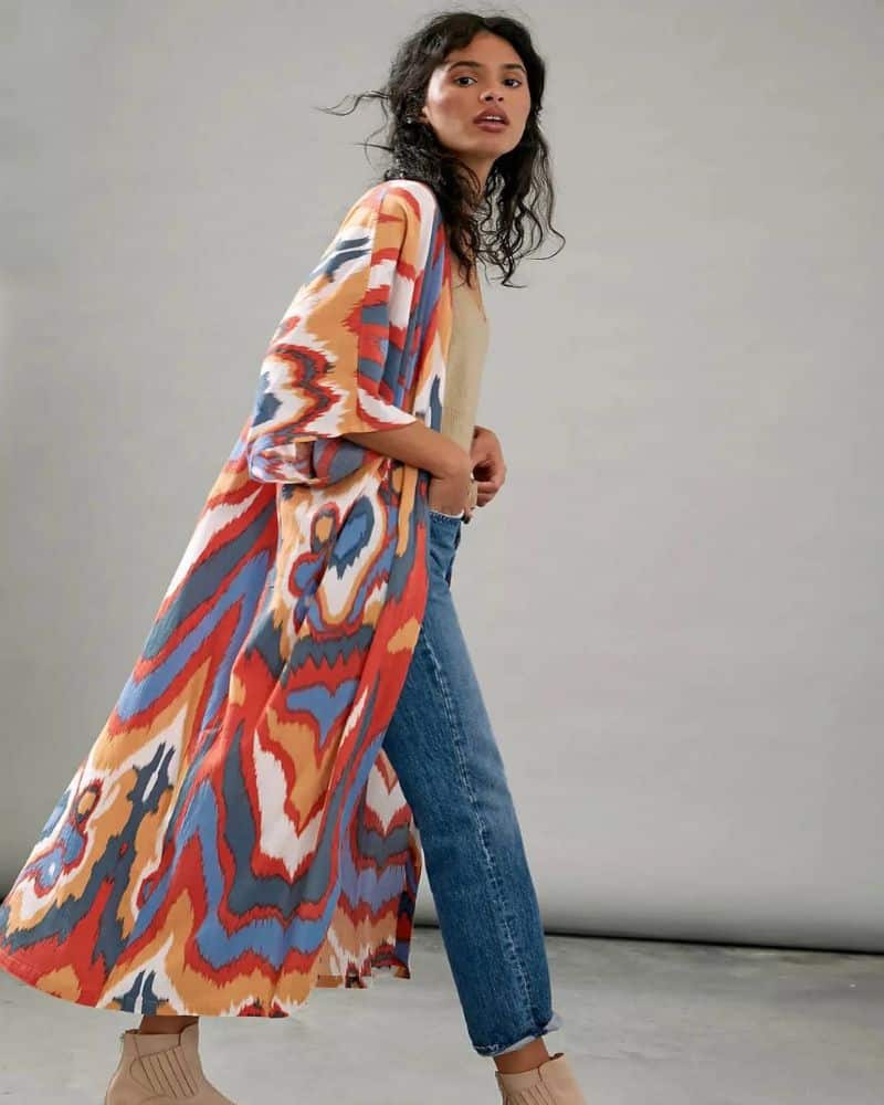 Kimono femme aux motifs artistiques colorés — vue 2