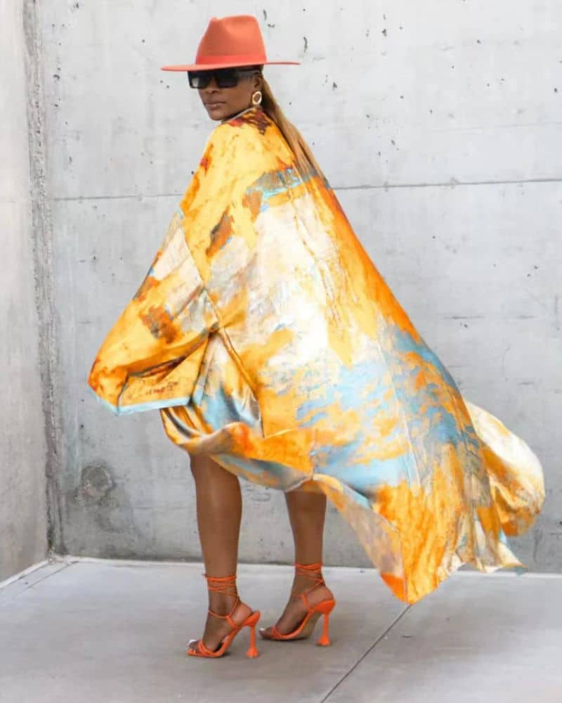 Kimono femme de plage éclatant et vibrant — vue 3