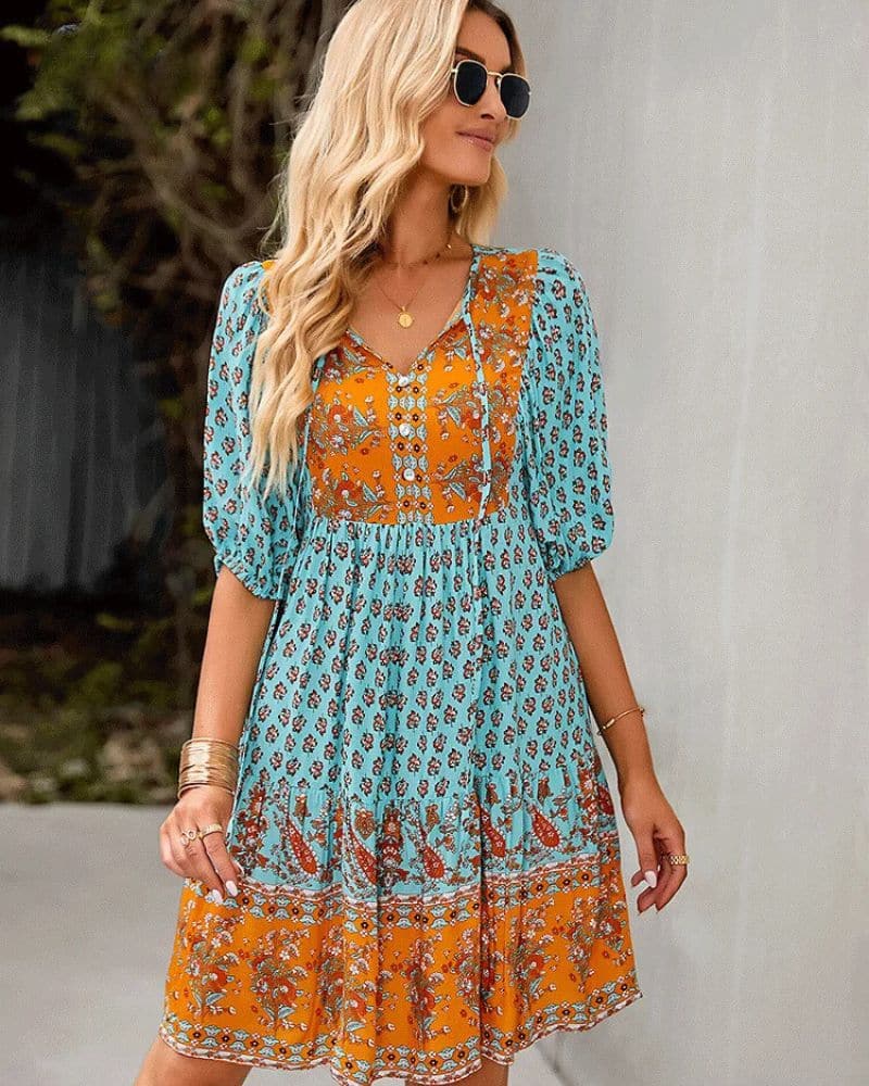Robe bohème bleue aux motifs luxueux — BOHERIS