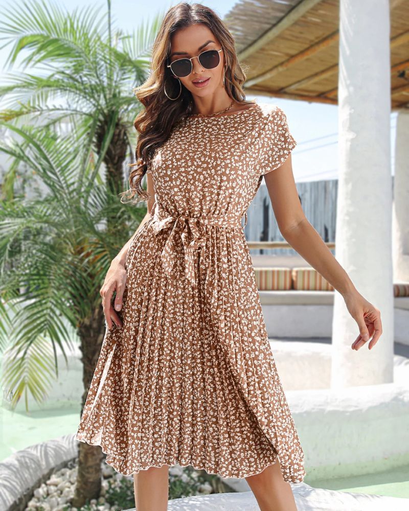 Robe champêtre courte et plissée avec ceinture — BOHERIS