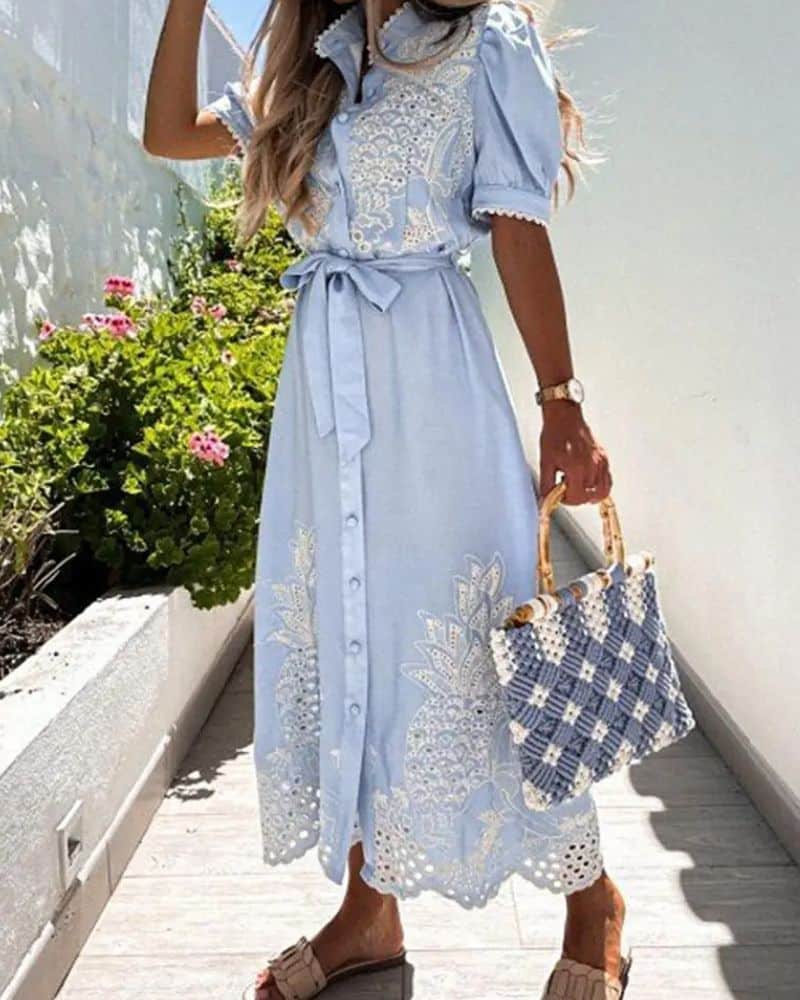 Robe champêtre avec une ceinture et des boutons — BOHERIS