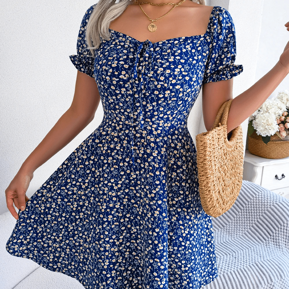 Robe champêtre avec col carré — BOHERIS