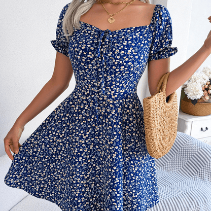 Robe champêtre avec col carré — BOHERIS