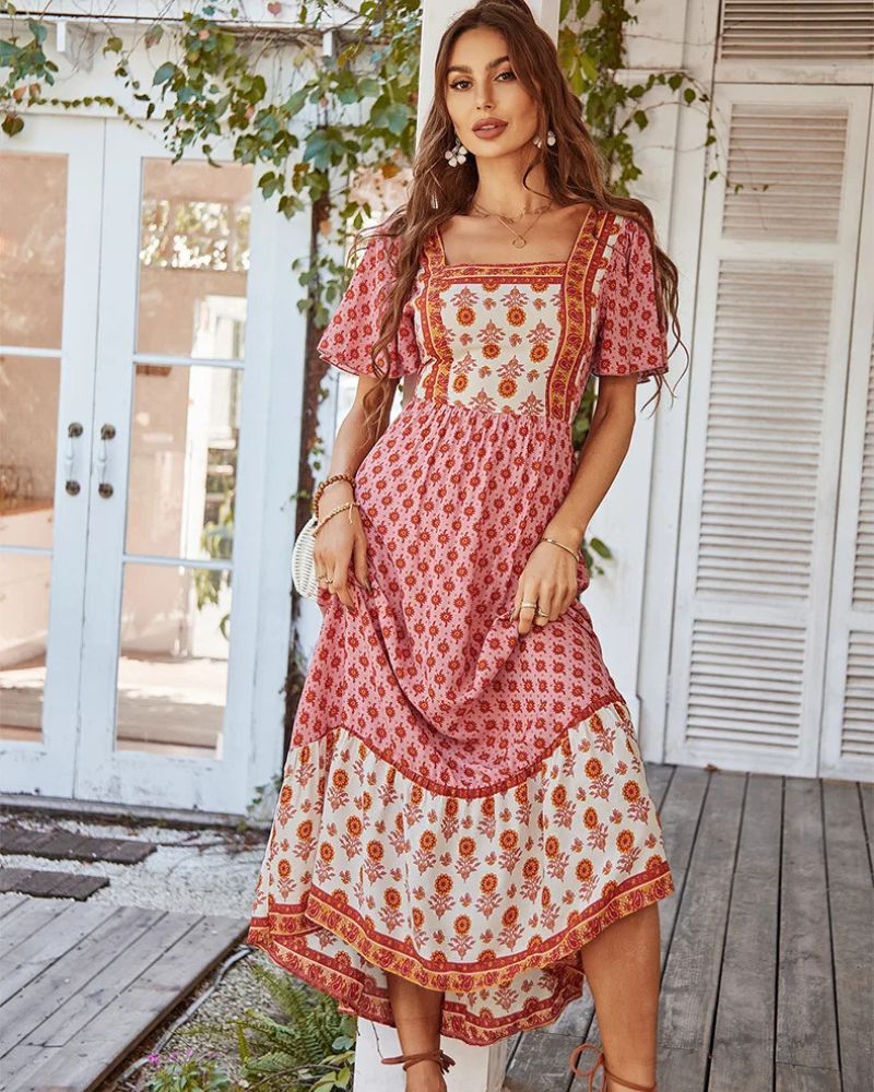 Robe champêtre et vintage avec col carré — BOHERIS