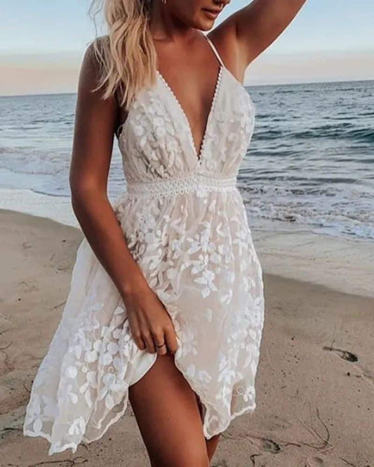 Robe bohème courte blanche en dentelle — BOHERIS