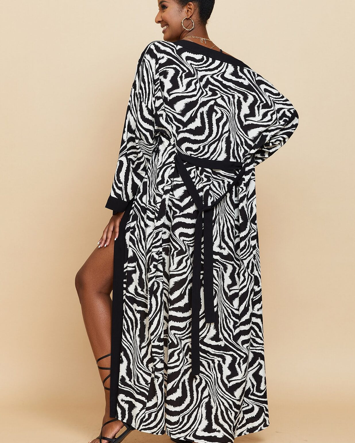Robe kimono de plage avec motif de zèbre — vue 3