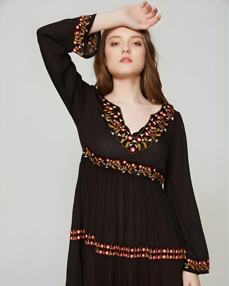 Robe longue bohème noire brodée — vue 2