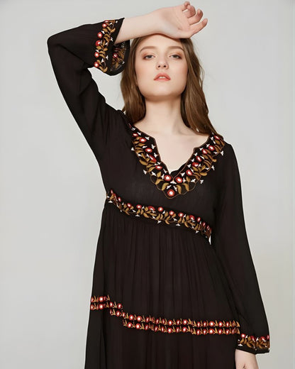 Robe longue bohème noire brodée — vue 2