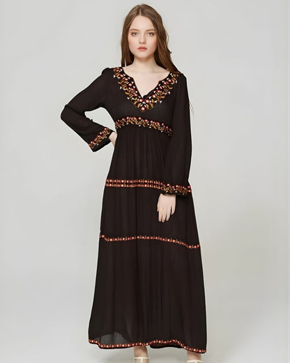 Robe longue bohème noire brodée — BOHERIS