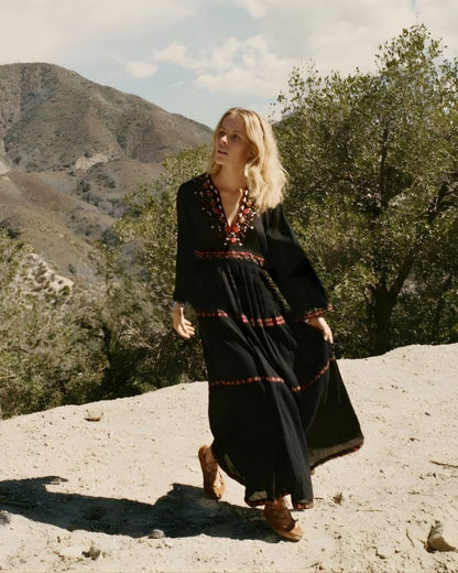 Robe longue bohème noire brodée — vue 7